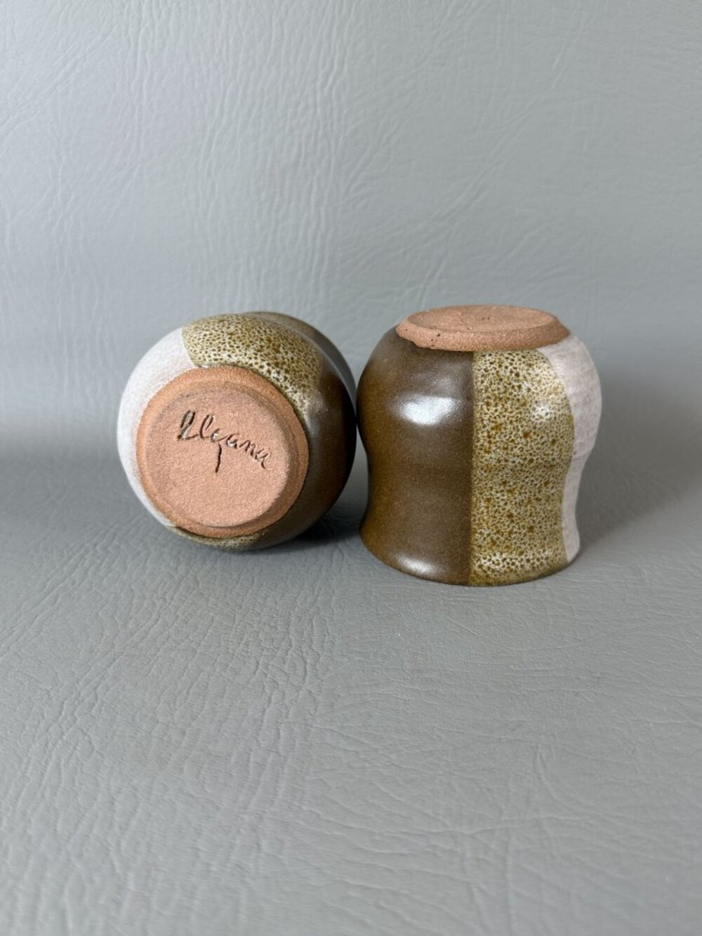 Handmade Studio Pottery Cups Signed Ileana Two-Tone Speckled Ceramic Tumblers Se - Picture 7 of 9